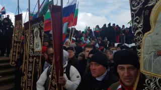 3-ТИ МАРТ ОТВИСОКО: Хиляди изкачиха връх Шипка (ВЪЛНУВАЩО ВИДЕО/СНИМКИ)