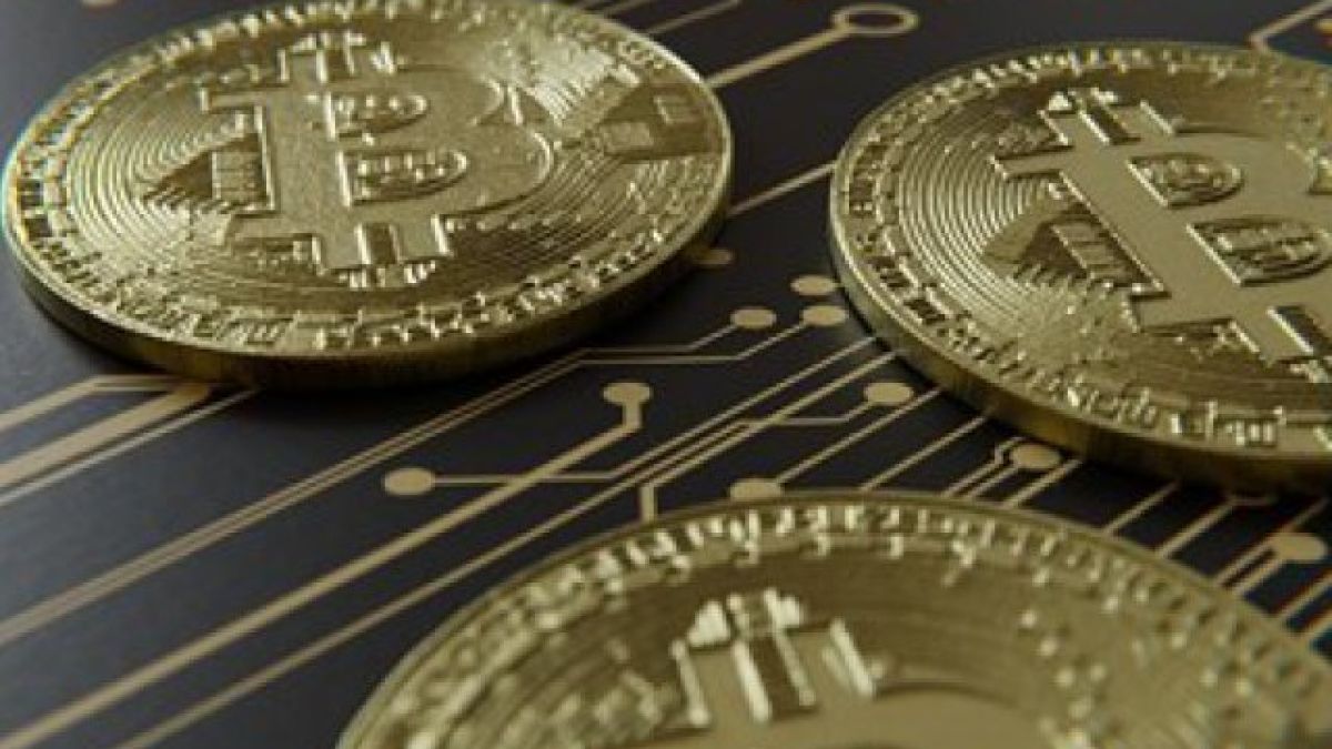 Задигнаха 600 компютъра за добив на биткойни в Исландия