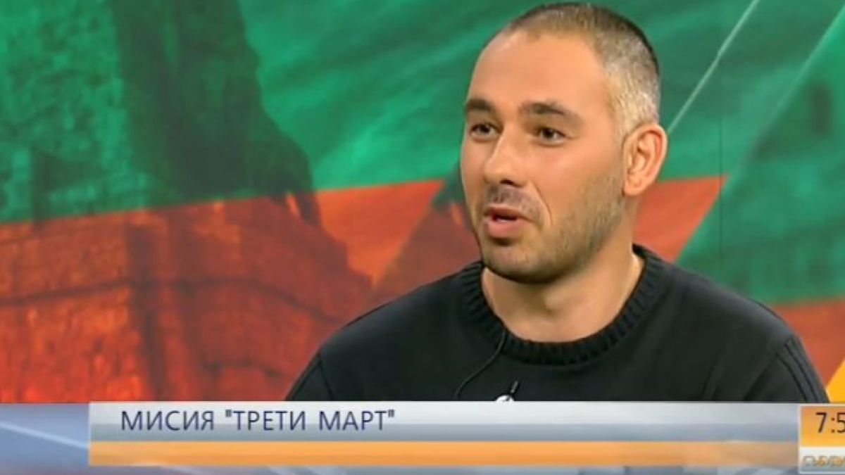 Страхотно дело! Как мъж от Дупница свали и заши скъсан трибагреник? (ВИДЕО)