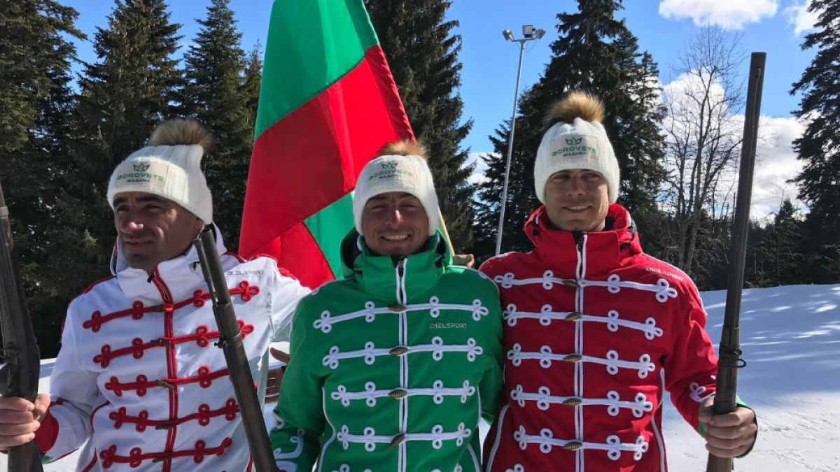 Скиори в четнически униформи развяха трибагреници по пистите в Боровец