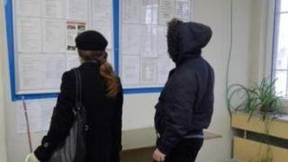 Ето това е скандално! В Кърджали: Хилядарка за сервитьор, 700 лева за лекар!