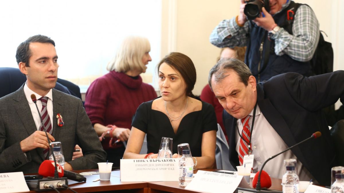 Шаш: Фирмата на Гинка с масирана реклама в "Дневник" и "Медиапул", но какво рекламира и защо? (СНИМКИ)