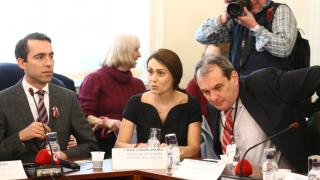 Шаш: Фирмата на Гинка с масирана реклама в "Дневник" и "Медиапул", но какво рекламира и защо? (СНИМКИ)