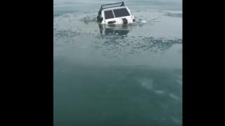 Джипът на рибари потъна, те се зарадваха (ВИДЕО)