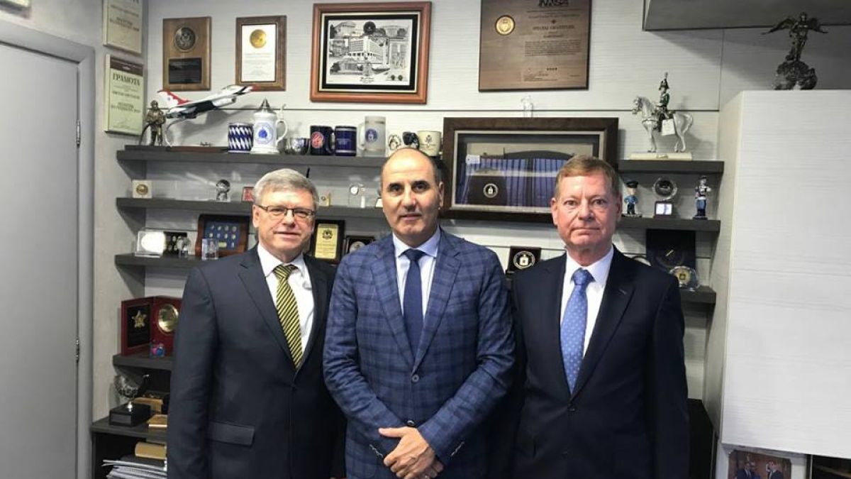 Цветанов пред важни ЕС дипломати: БСП дестабилизират страната – непрекъснато инсценират различни скандали!