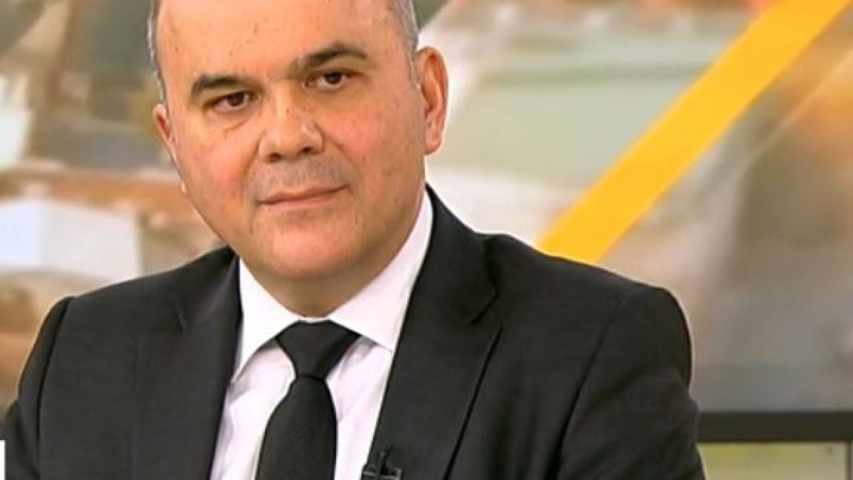 Социалният министър обясни дали ще бъдат орязани парите за инвалидните пенсии