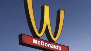 Хората по цял свят се питат днес какво се е случило с логото на McDonald's