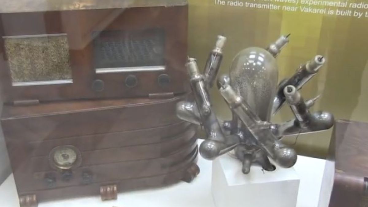 БЛИЦ TV: Уникална изложба в София - прахосмукачка на AEG от 20-те години и домакинските уреди на нашите баби!