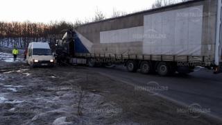 Пак жестоко меле с три ТИР-а, гледката край село Смоляновци е страховита!