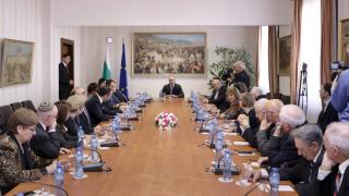 Радев: В най-мрачните години на Европа България... (СНИМКИ)