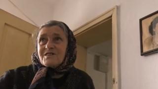 Баба Мара Пушката се въоръжи до зъби срещу крадци – вече не смеят да я закачат (ВИДЕО)