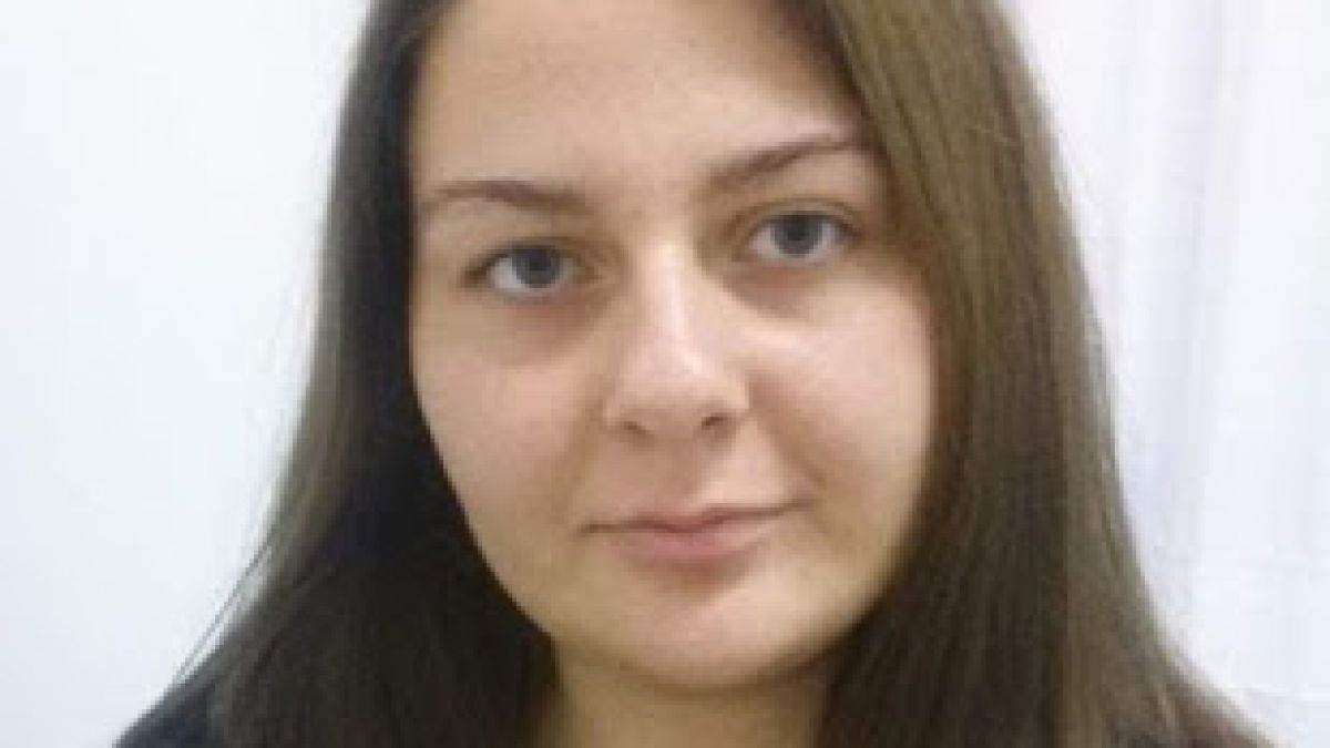 Внезапно починалата родилка Семра е била приказна красавица! Погребват я в родното село на мъжа й (СНИМКА)
