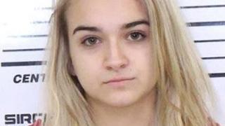 Консултант на малолетни престъпници помогна на трима гамени да избягат от затвора, за да ги разврати с див секс