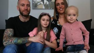 Лекари уверяват, че дете ще оздравее до дни, но бащата провери симптомите в мрежата и се разплака! (СНИМКИ) 