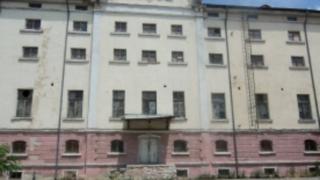 Пореден бивш тютюнев склад в Хасково на тезгяха – цената гони 1 милион