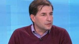 Доктор по конституционно право направи на пух и прах Лозан Панов 