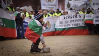 Ексклузивно в БЛИЦ! Проблемът със затворите става опасен! Изправят Цецка Цачева на дузпата!