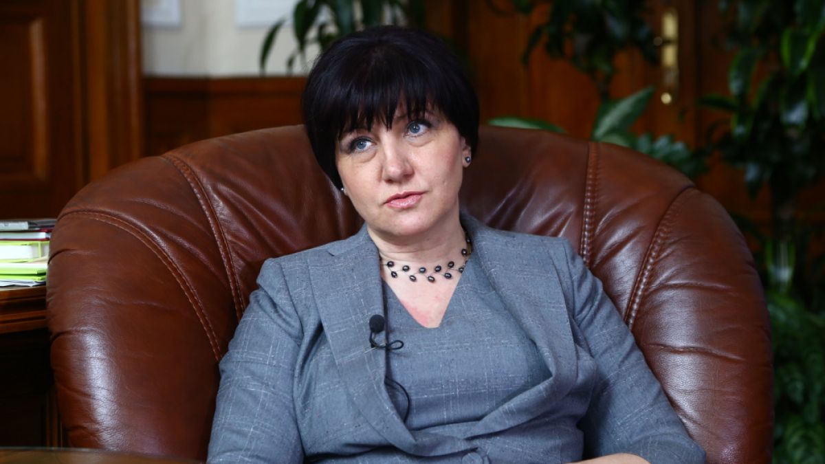 Цвета Караянчева се включи в поздравите за Великден   