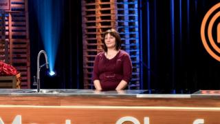 Шок: Първата изгонена от "Master Chef" имала фиктивен брак с джендър милионер в Белгия!