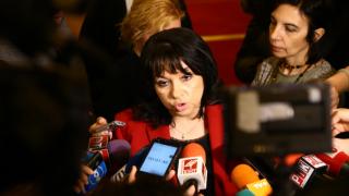 Министър Петкова разкри има ли опасност да останем без газ заради напрежението в Азовско море 