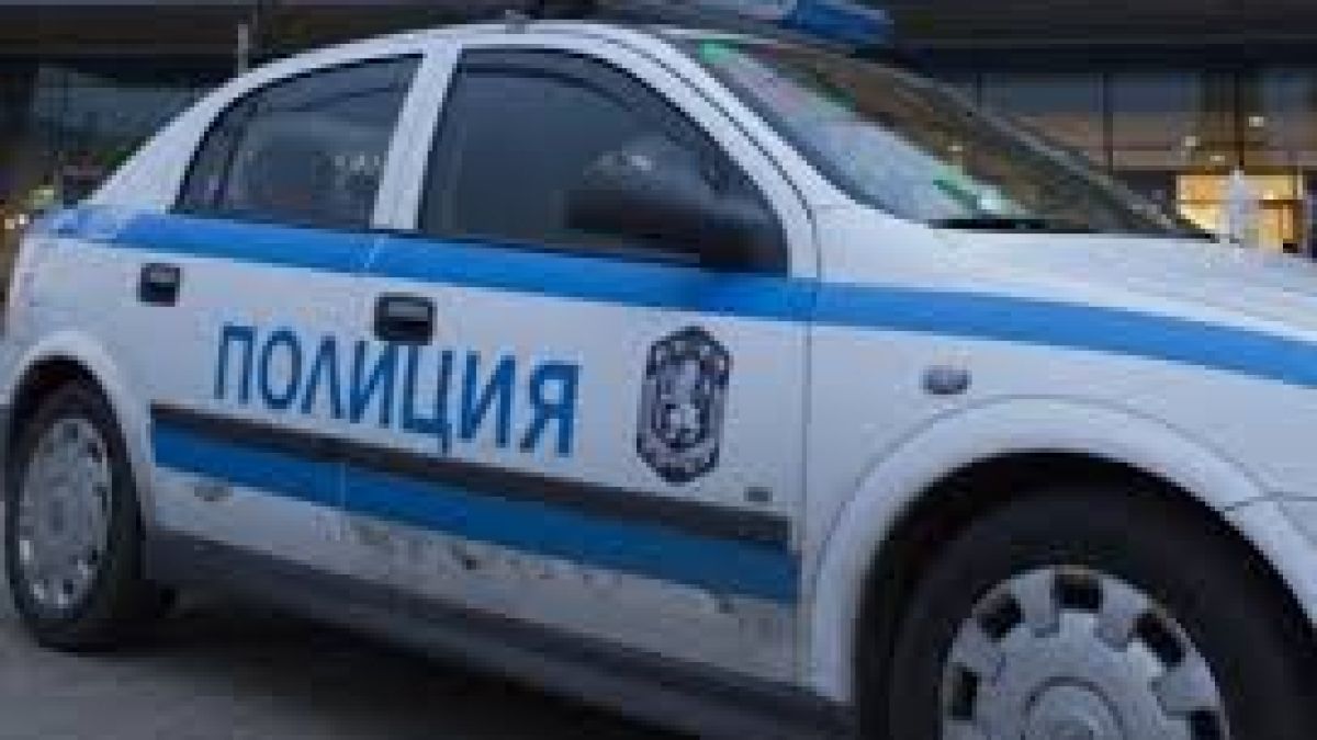Агресия във варненски мол! Мъж леко чукна кола на кифла и позната на шефа на охраната, тя викна бабаитите му и те го смляха от бой