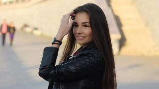 Руска моделка скочи от 6-ия етаж в Дубай, за да се спаси от ухажор, ето какво се случи (СНИМКИ)