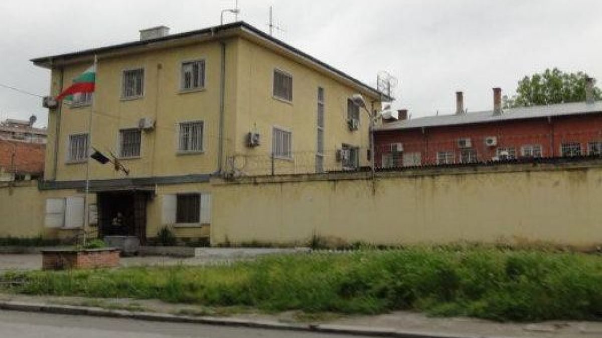 Първо в БЛИЦ: Разбиха килия в пловдивския затвор, намериха наркотици