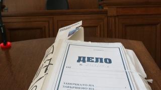 Лилия, която закла майка си в Перник, остава в ареста 
