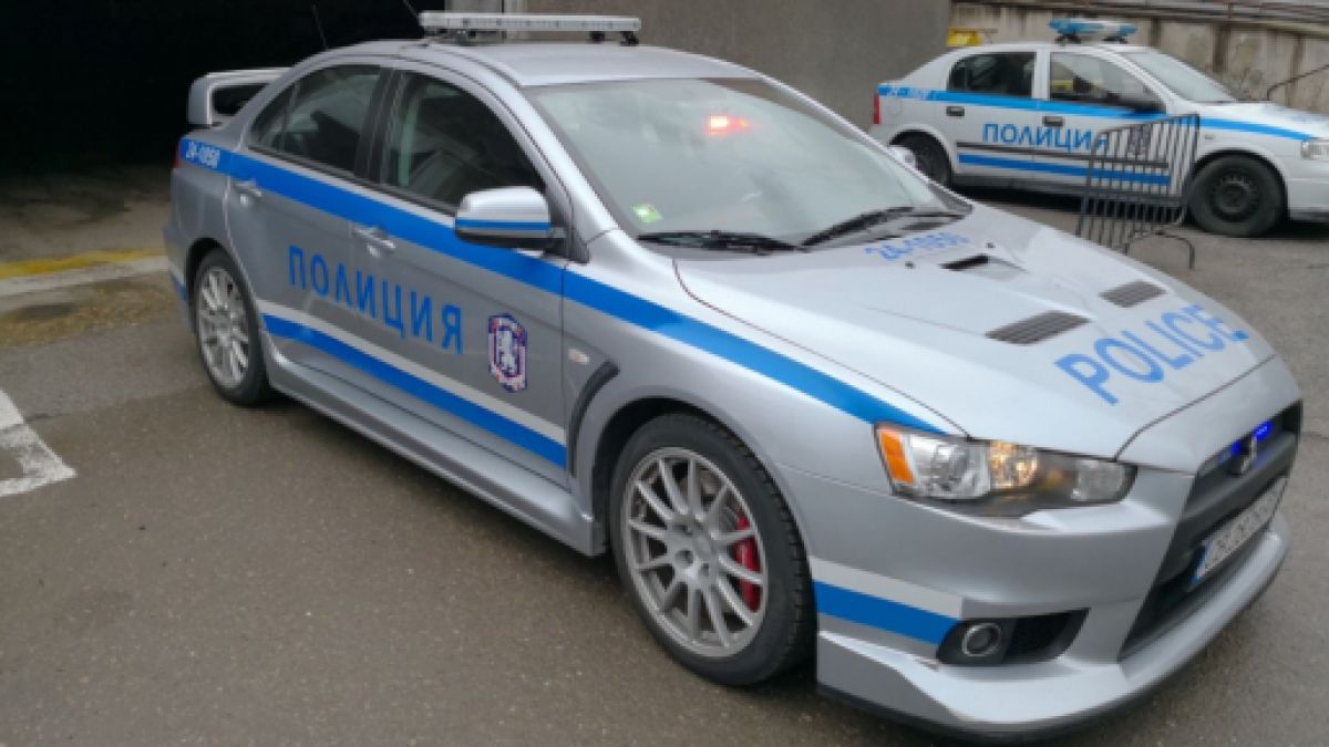 Шефът на СДВР разкри тайни за най-новия звяр на полицията! Бегачката с 360 коня под капака изненадващо ще се ползва за...