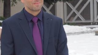 Врачанин чу страшни писъци, идващи от дърво, приближи се... сега е горд татко на 2 рожби (СНИМКИ)