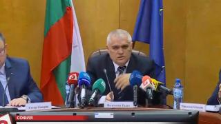 Цацаров, Радев и Нанков с извънреден брифинг в парламента! 