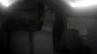 Мъж засне призрак на жена на борда на самолет от Втората световна война (ВИДЕО)