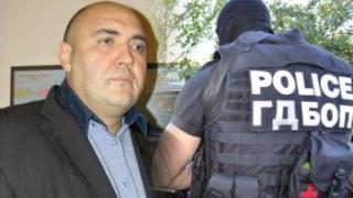 Чолата пробвал да рекетира със скандален запис наш милионер, вързан и бит в садо-мазо от проститутка, но му го върнали тъпкано 