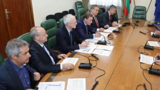 Работодателите се оплакаха на Манолова от „американските централи”