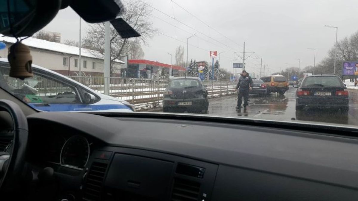 Сигнал до БЛИЦ! Верижно меле и смачкани ламарини плашат на бул. "България" в столицата (СНИМКИ)