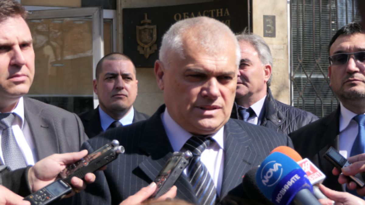 Оправданията на граничните ченгета от летище "София": Пушихме, хапнахме и бяхме до WC-то! (ВИДЕО)