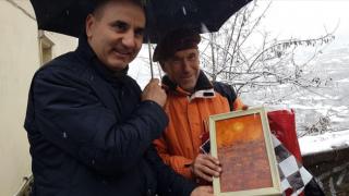 Вижте какъв подарък получи Цветанов (СНИМКИ)   