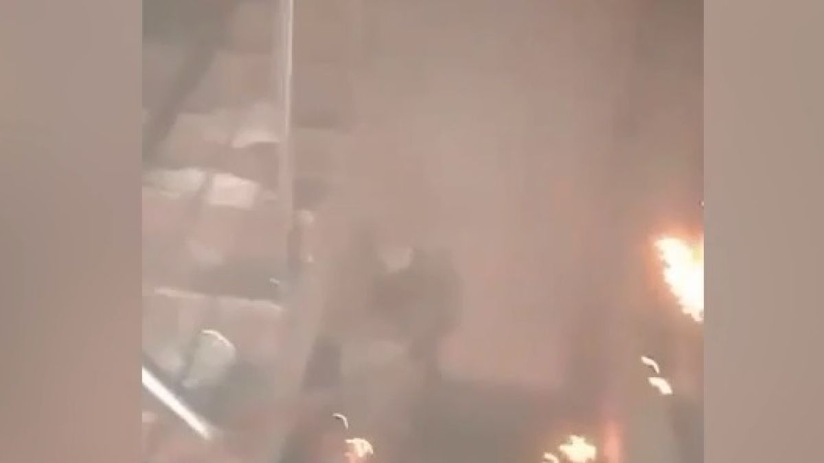 Появи се ВИДЕО 18+ от ада в Кемерово, хората се задушават, загинали са най-малко петима души