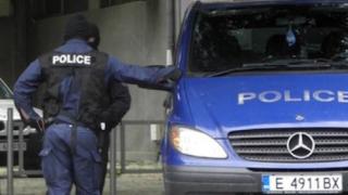 Таксиджия отвлече и изнасилва 3 часа 15-годишно момиче