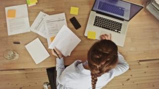 Тези 3 лесни начина помагат, за да изглеждаме по-интелигентни на работа