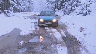 Жителите на три села до СПА столицата на Балканите излязоха на протест заради лош път