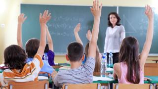 След 8 години: Учителокалипсис, децата ни ще останат прости и неуки 