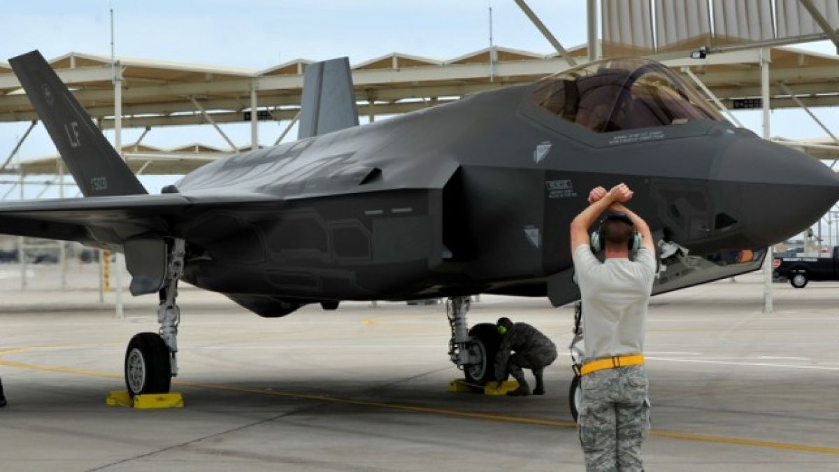 Hurriyet: САЩ няма да доставят F-35 на Турция ако страната получи С-400?