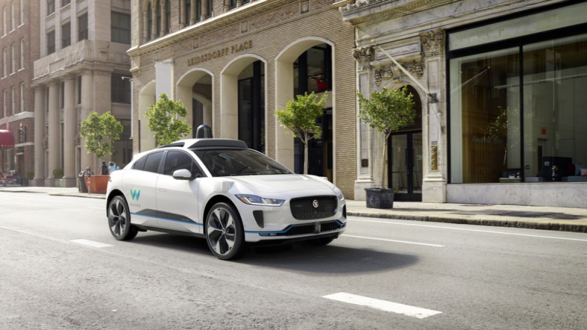 WAYMO и JAGUAR LAND ROVER обявяват дългосрочно партньорство, стартиращо с автономен JAGUAR I-PACE