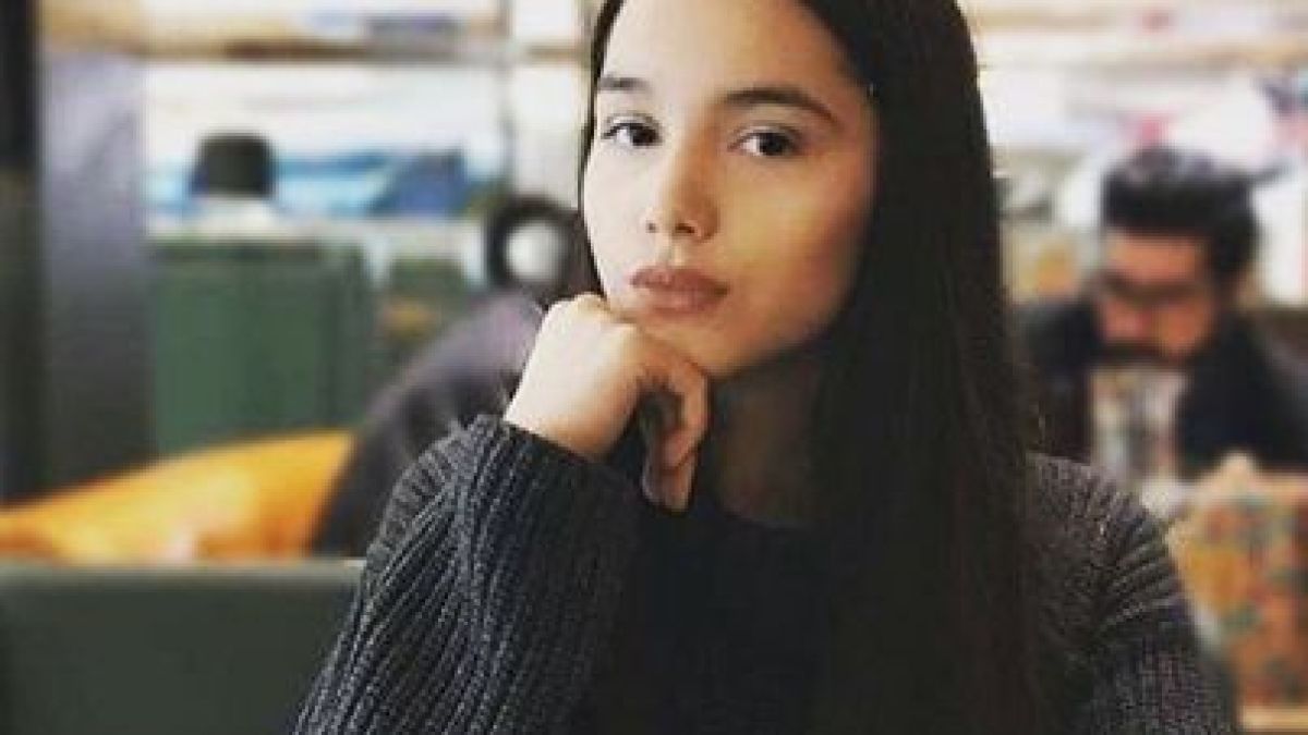 Щерката на Ивайла Бакалова си хвана гадже, но още не му се е отдала