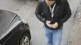 Познавате ли този мъж? Извърши нещо много гнусно пред бургаска детска градина (ВИДЕО)