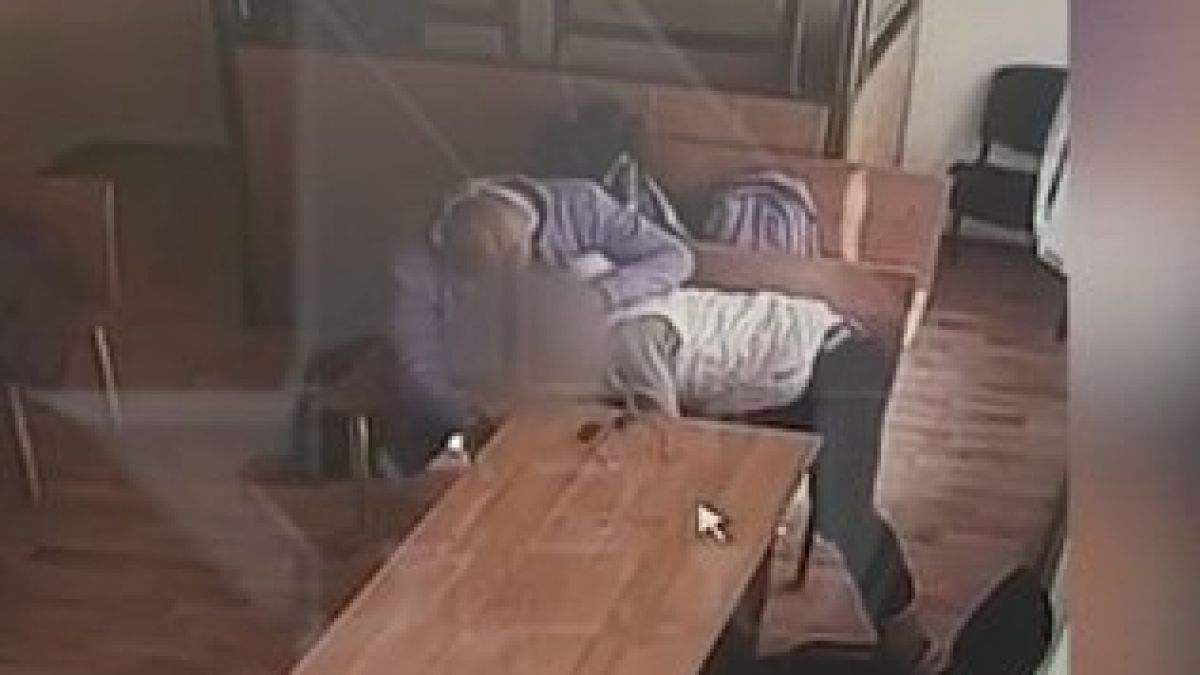 Шок! Обвиняем прави секс в съдебна зала по време на дело (ВИДЕО 18+)