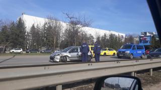 Пежо предизвика истински ад на Цариградско, задръстването е огромно (СНИМКА)