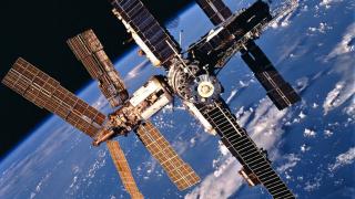 Остават броени часове до сгромолясването на чудовището от Космоса, заплашващо и България! Очаква ни огнен дъжд!