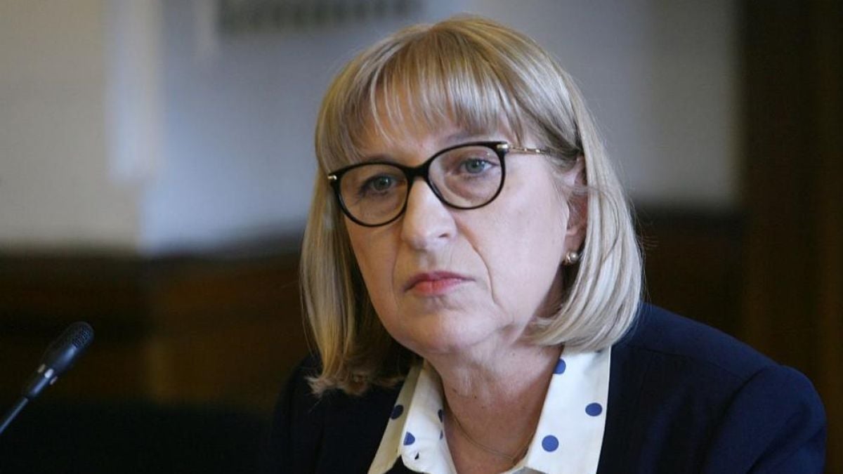 Цачева подписа важен документ за заплатите на надзиратели и съдебна охрана 